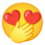faccina con occhi aperti e mano sulla bocca + faccina con sorriso e occhi a cuore