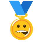 medal za 1. miejsce + przygryzanie wargi