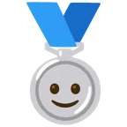 Silbermedaille + leicht lächelndes Gesicht