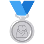 Silbermedaille + sich umarmende Personen