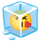 ก้อนน้ำแข็ง + หน้าส่งจุ๊บ